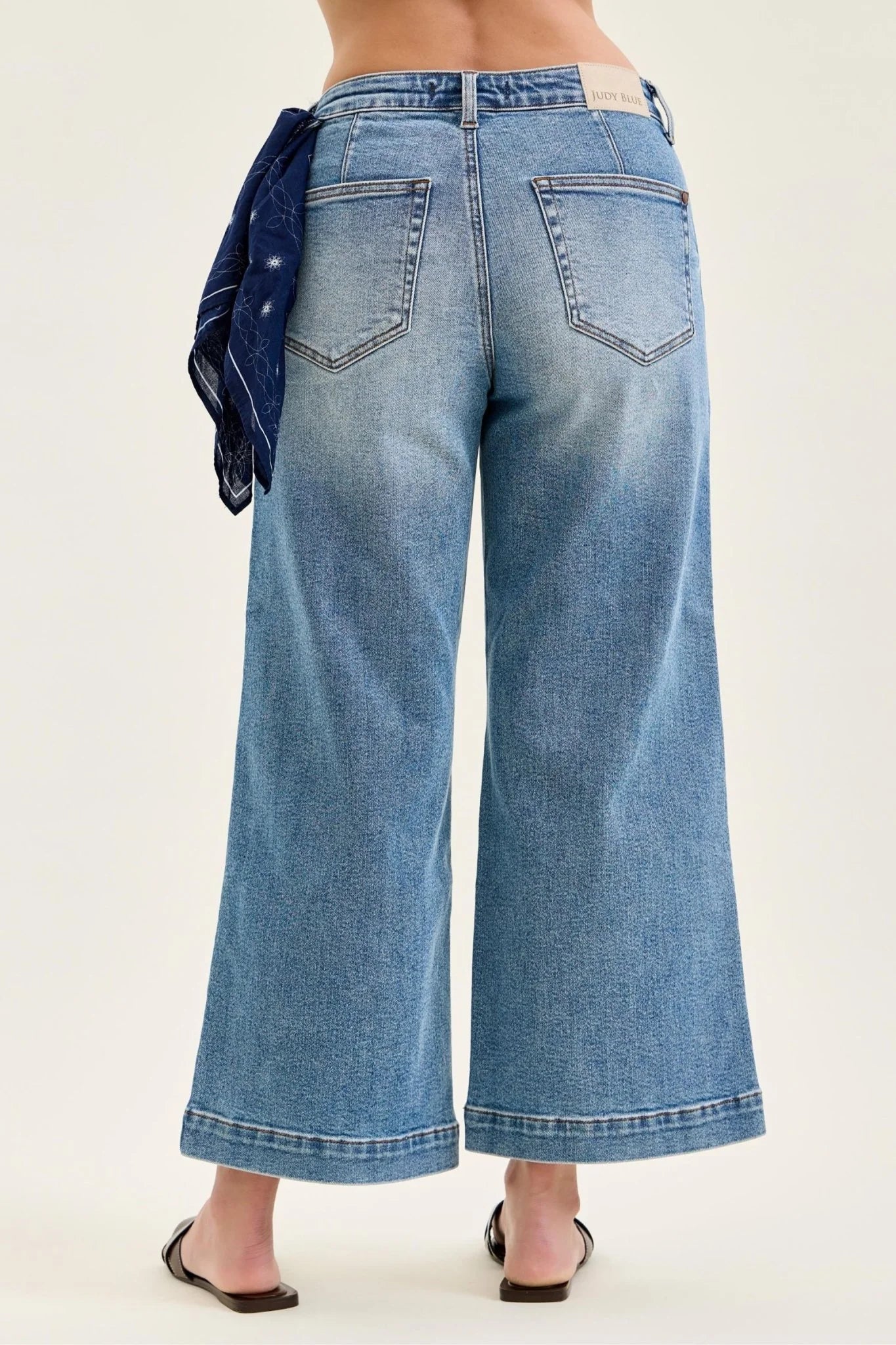 Judy Blue MR Ankle Wide W/Back Darts & Bandana Loop
