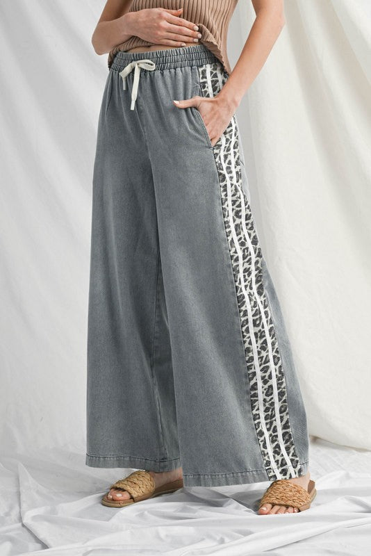 Jodifl Drawstring Wide Leg Leopard Side Denim Pants