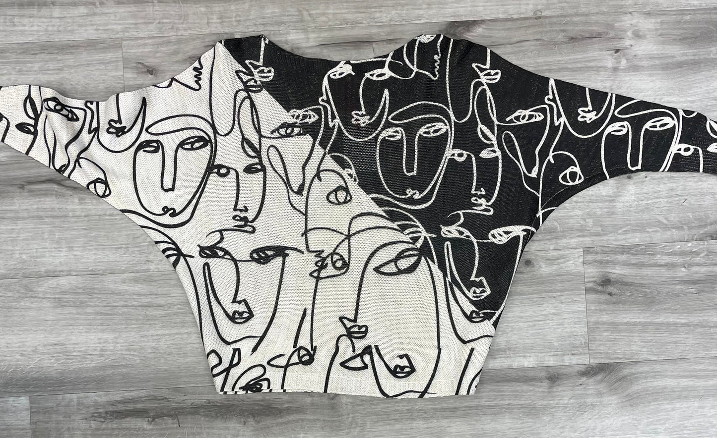 Yolly Black & White Split Faces Top