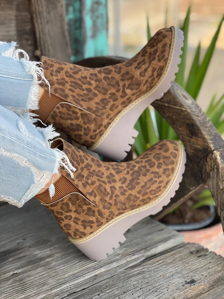 Hey Girl Basic Brown Leopard Boots By Corkys