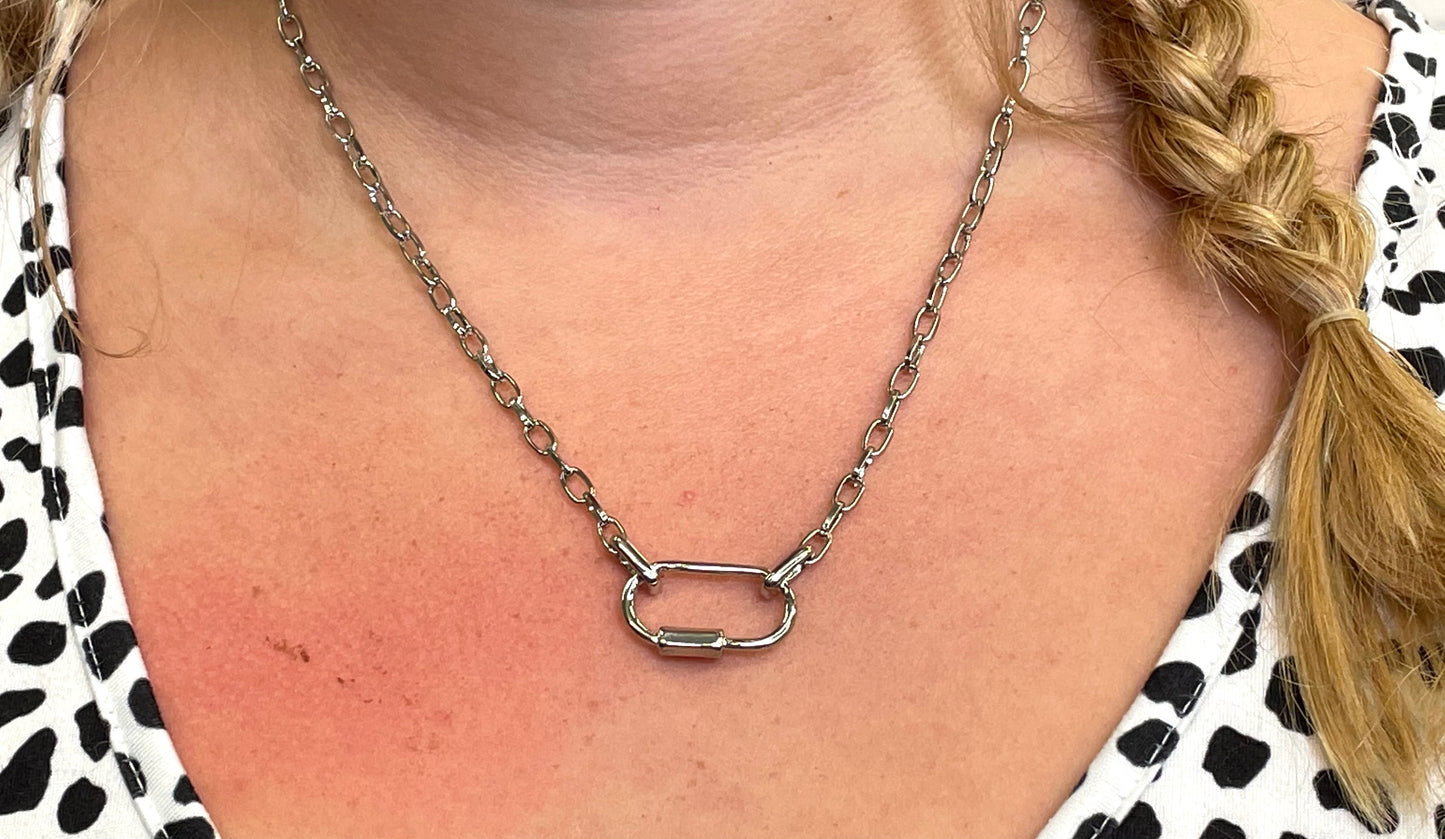 V.LU Style Link Chain Carabiner Necklace