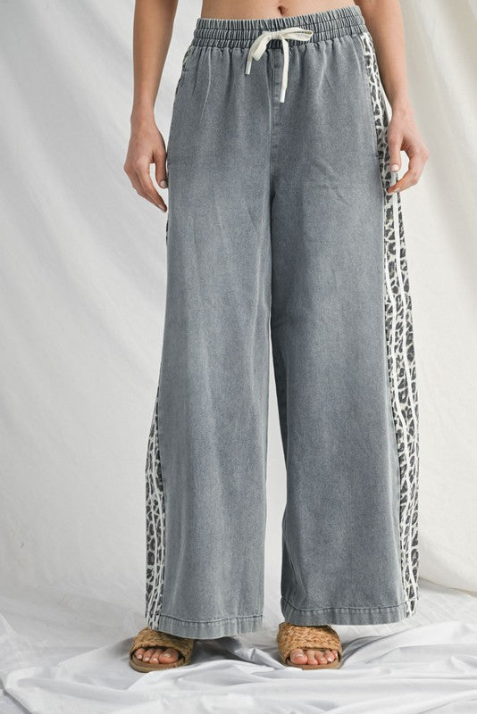 Jodifl Drawstring Wide Leg Leopard Side Denim Pants