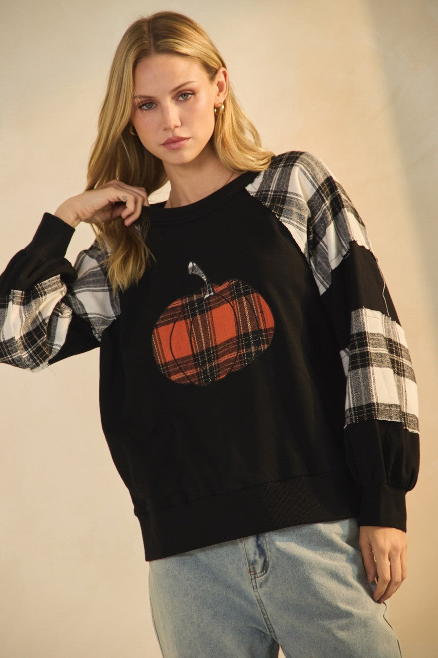 Oddi Plaid Pumpkin Graphic Sweatshirt