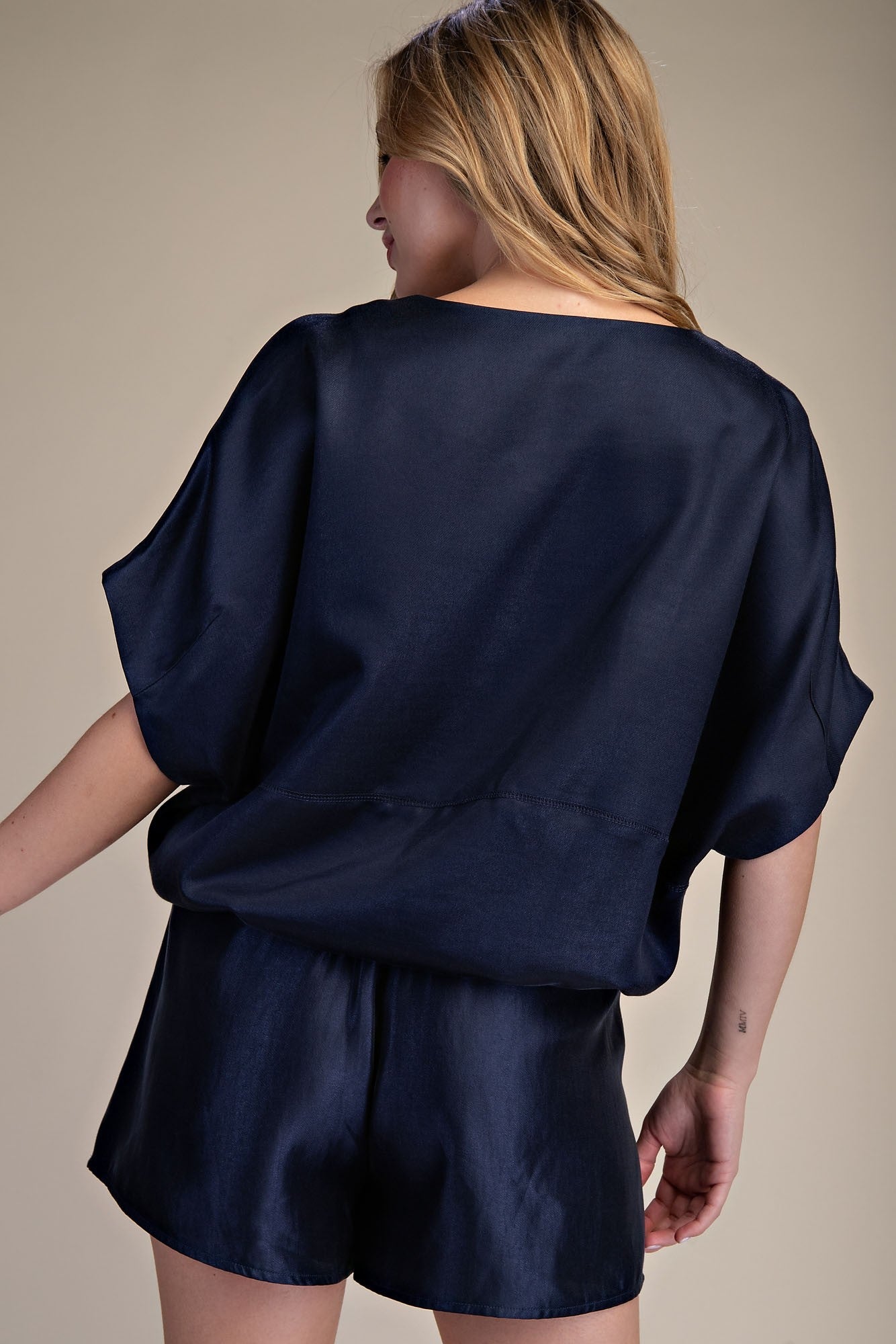 Glam Round Neck  Short Sleeve Top