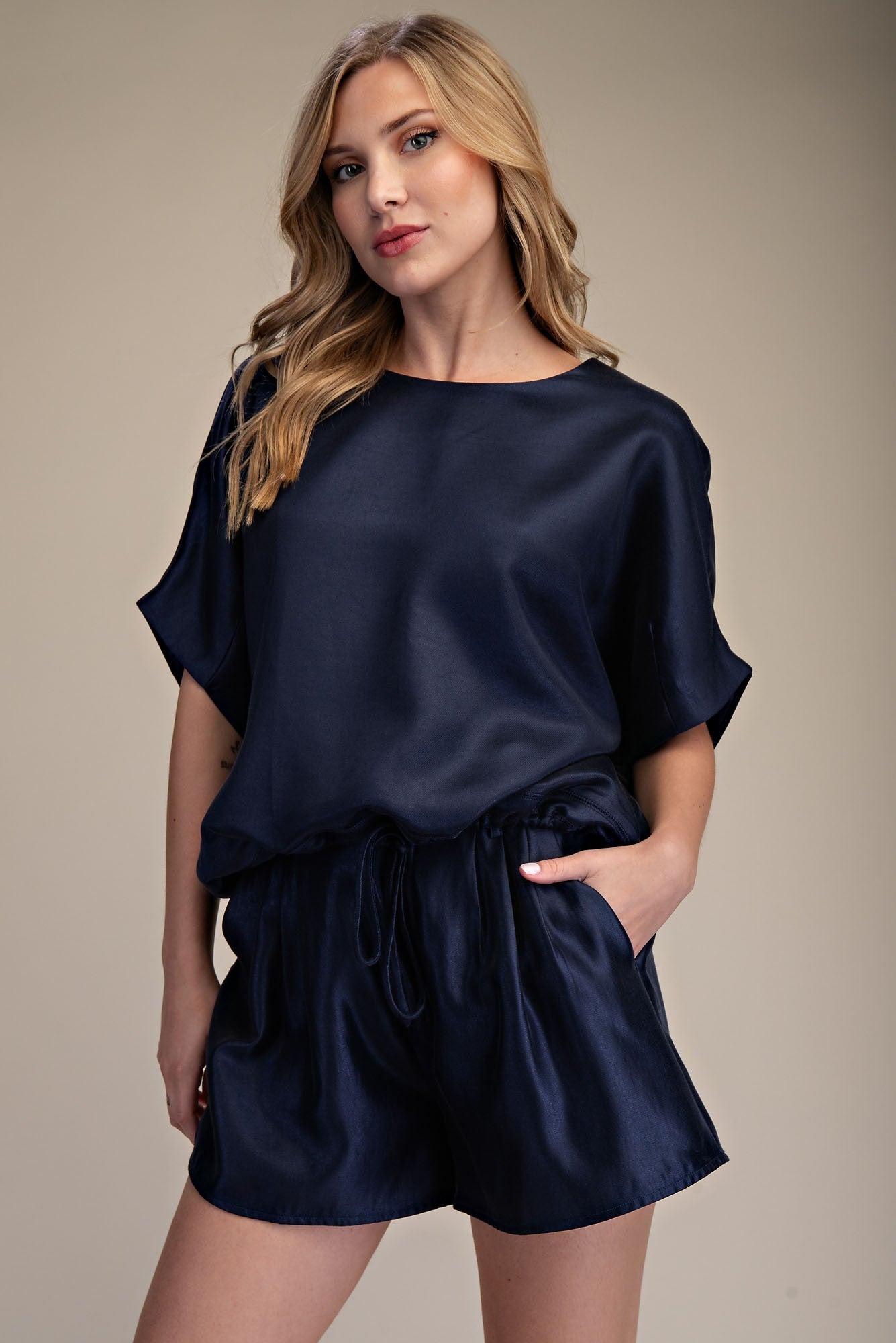 Glam Round Neck  Short Sleeve Top