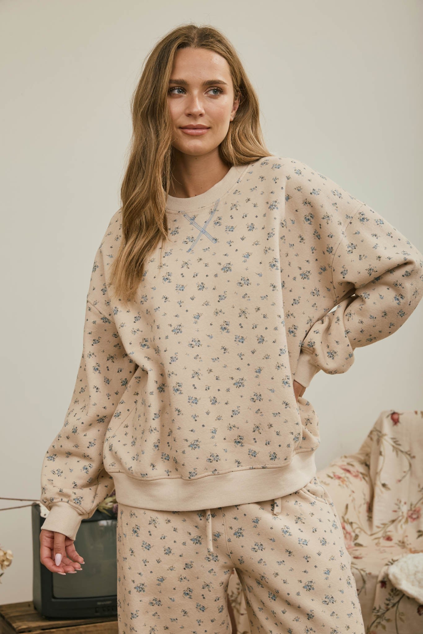JOA Ditsy Floral Boxy Crew Neck Sweatshirt