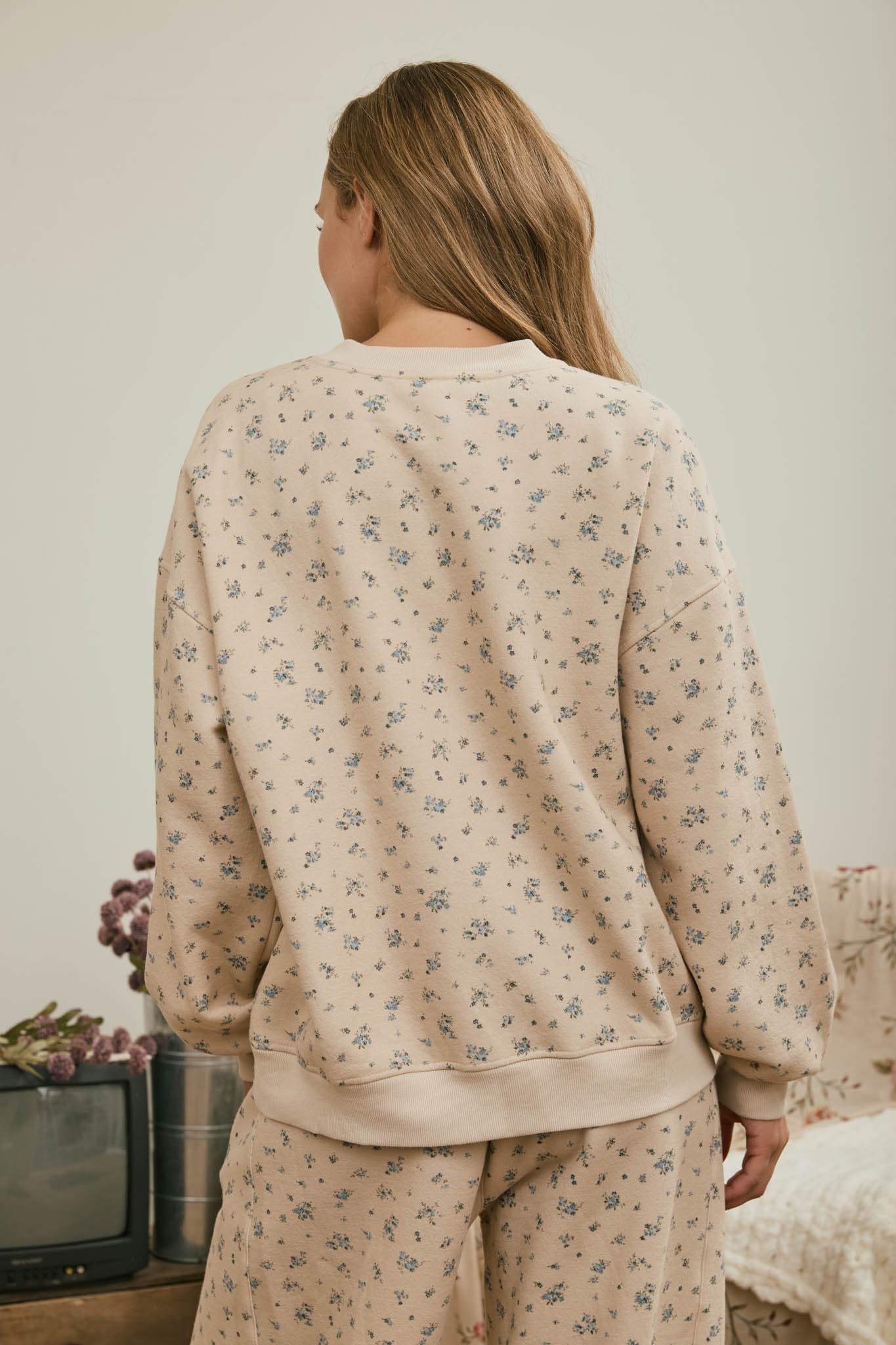 JOA Ditsy Floral Boxy Crew Neck Sweatshirt