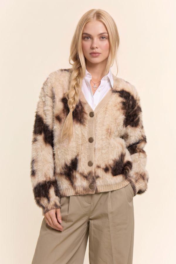 Davi & Dani Fuzzy Leopard Print Cradigan