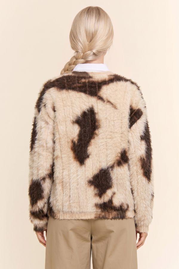 Davi & Dani Fuzzy Leopard Print Cradigan