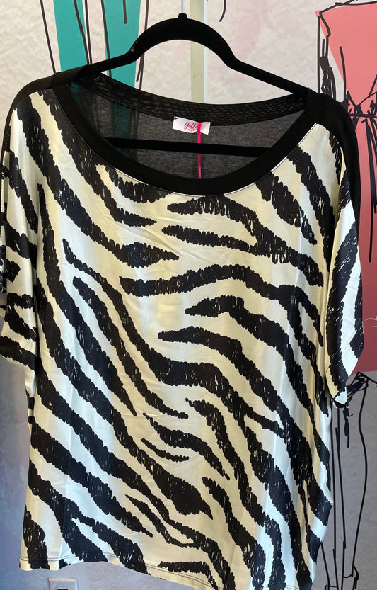 Yolly Black & White Short Sleeve Top