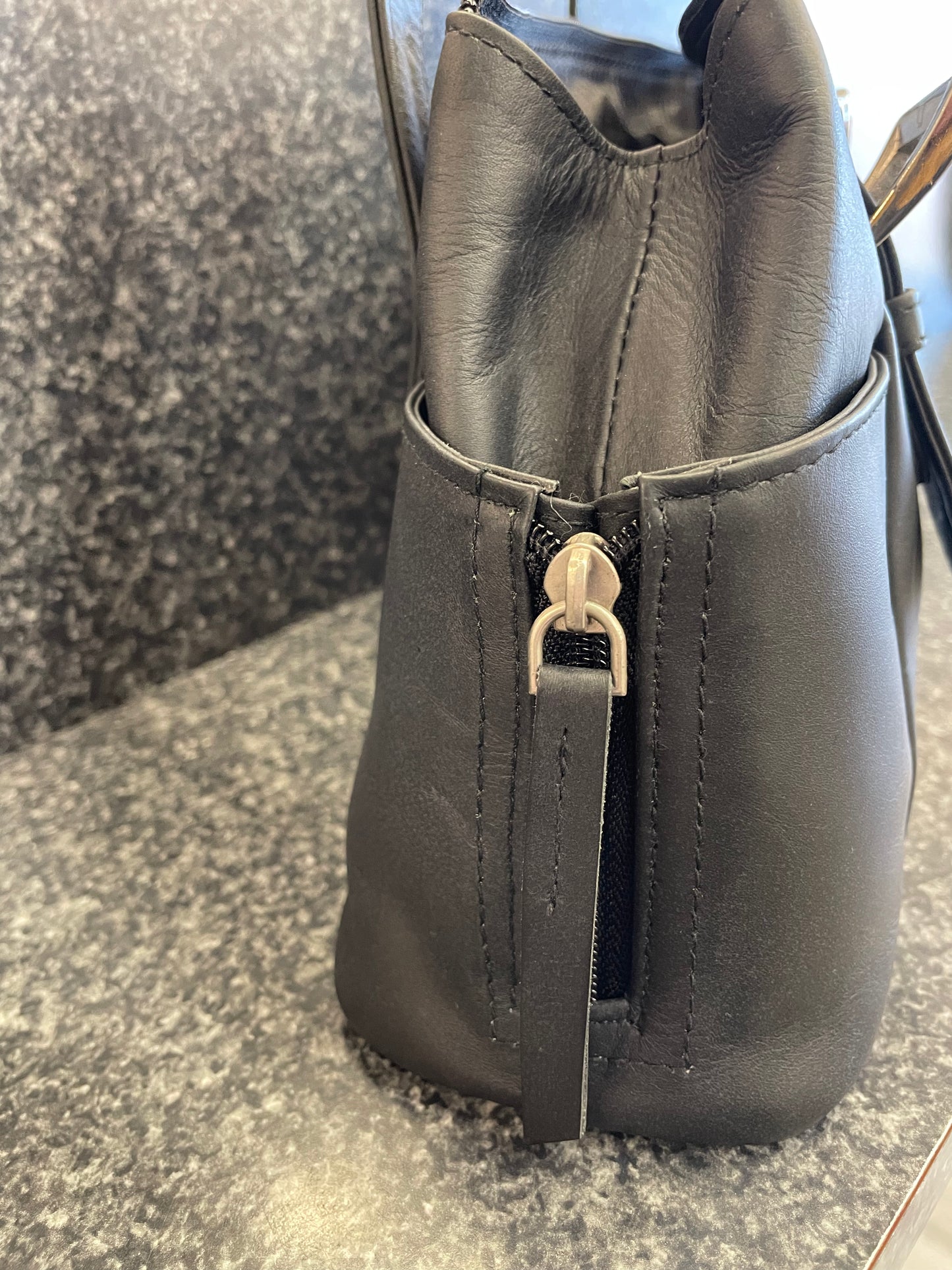 Magnifique Leather Handbags