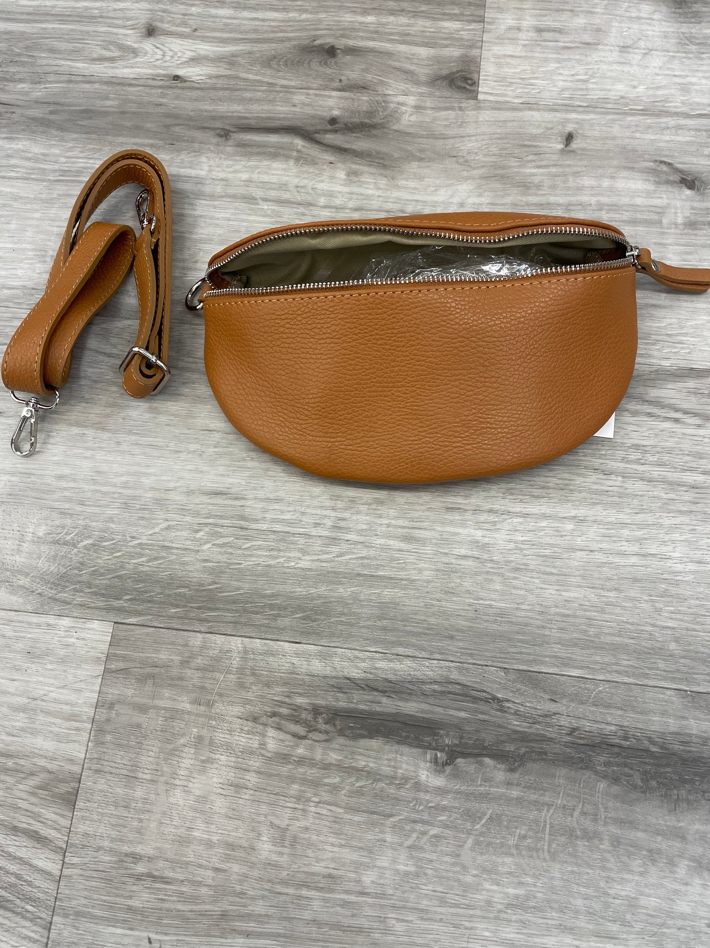 Yolly Leather Purse Pack  W/Strap