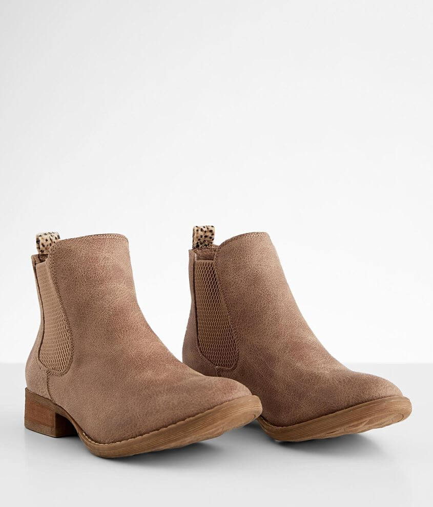 Very G Blake Chelsea Boot