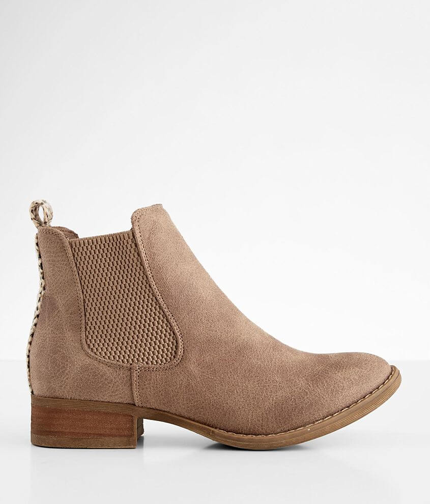 Very G Blake Chelsea Boot