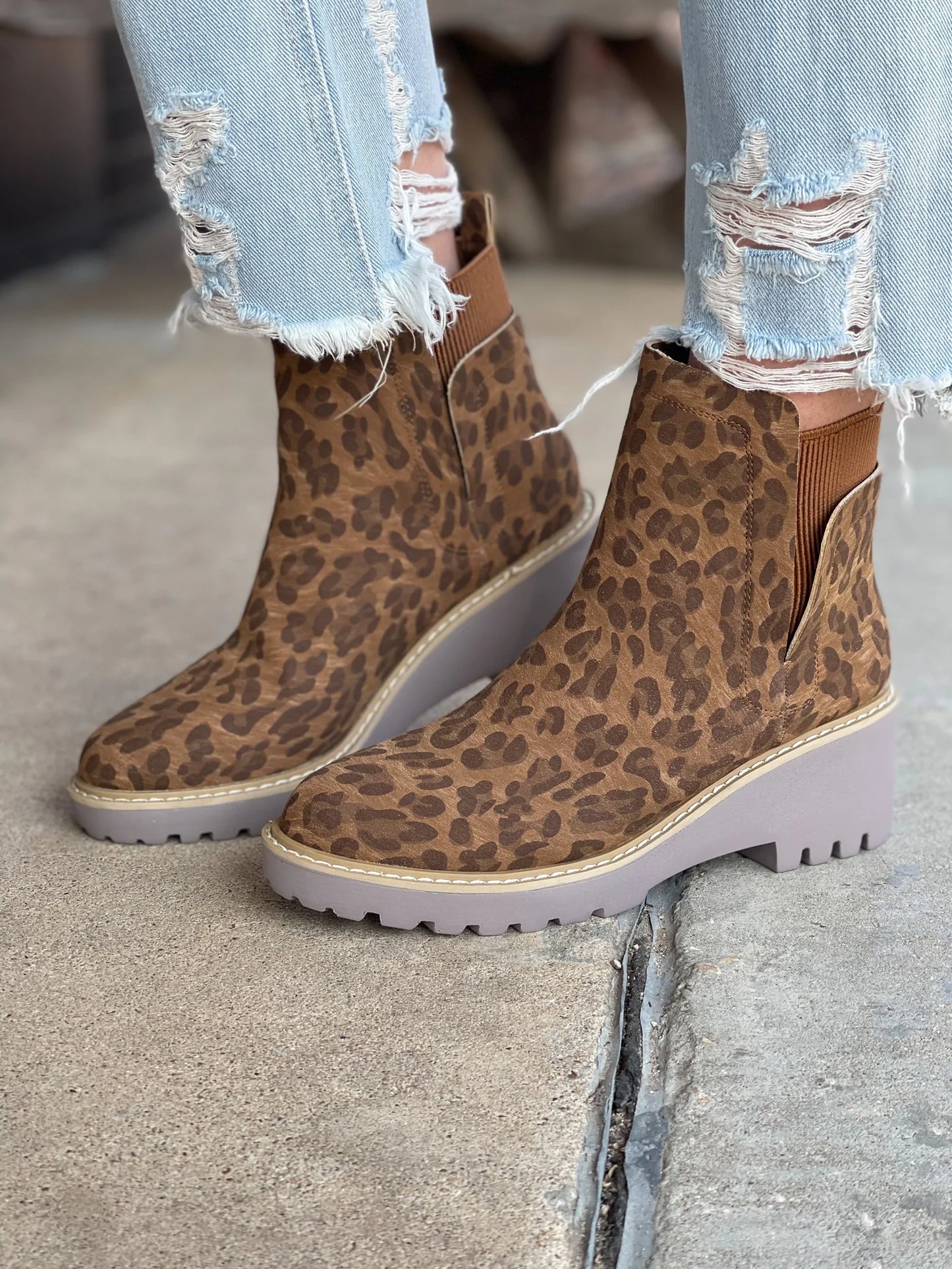 Hey Girl Basic Brown Leopard Boots By Corkys