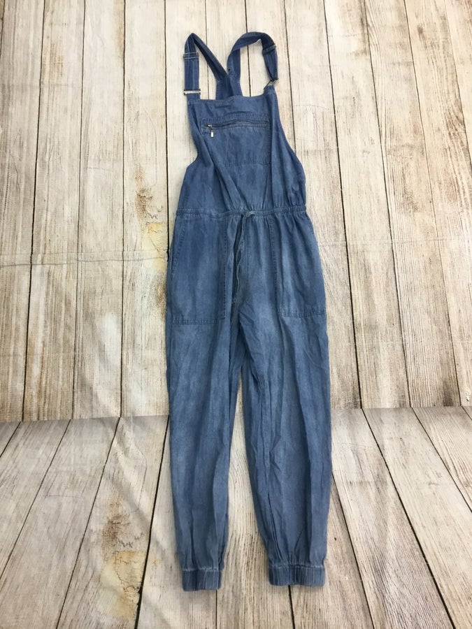 Bibi Denim Jumpsuit OverallA modern taken on a traditional overall. This denim jumpsuit comes in two washes, light and dark