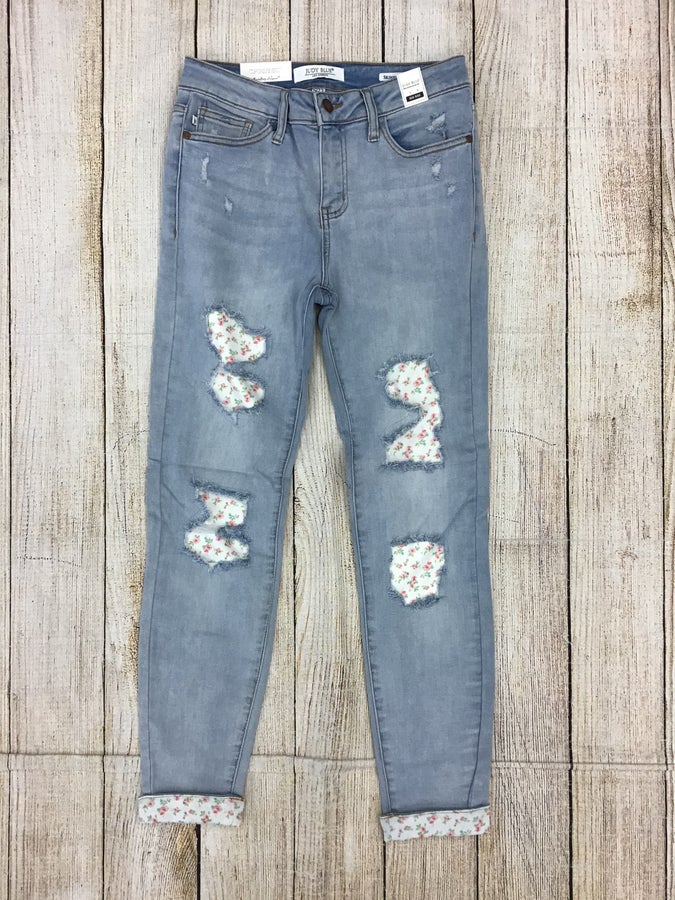 Judy Blue Light Floral Patch Skinny JeansLight wash mid rise skinny jeans with cute floral patchwork