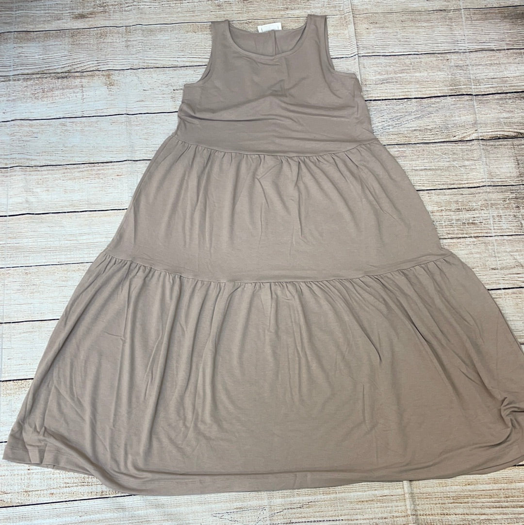 Zenana Sleeveless Tiered Midi Dress